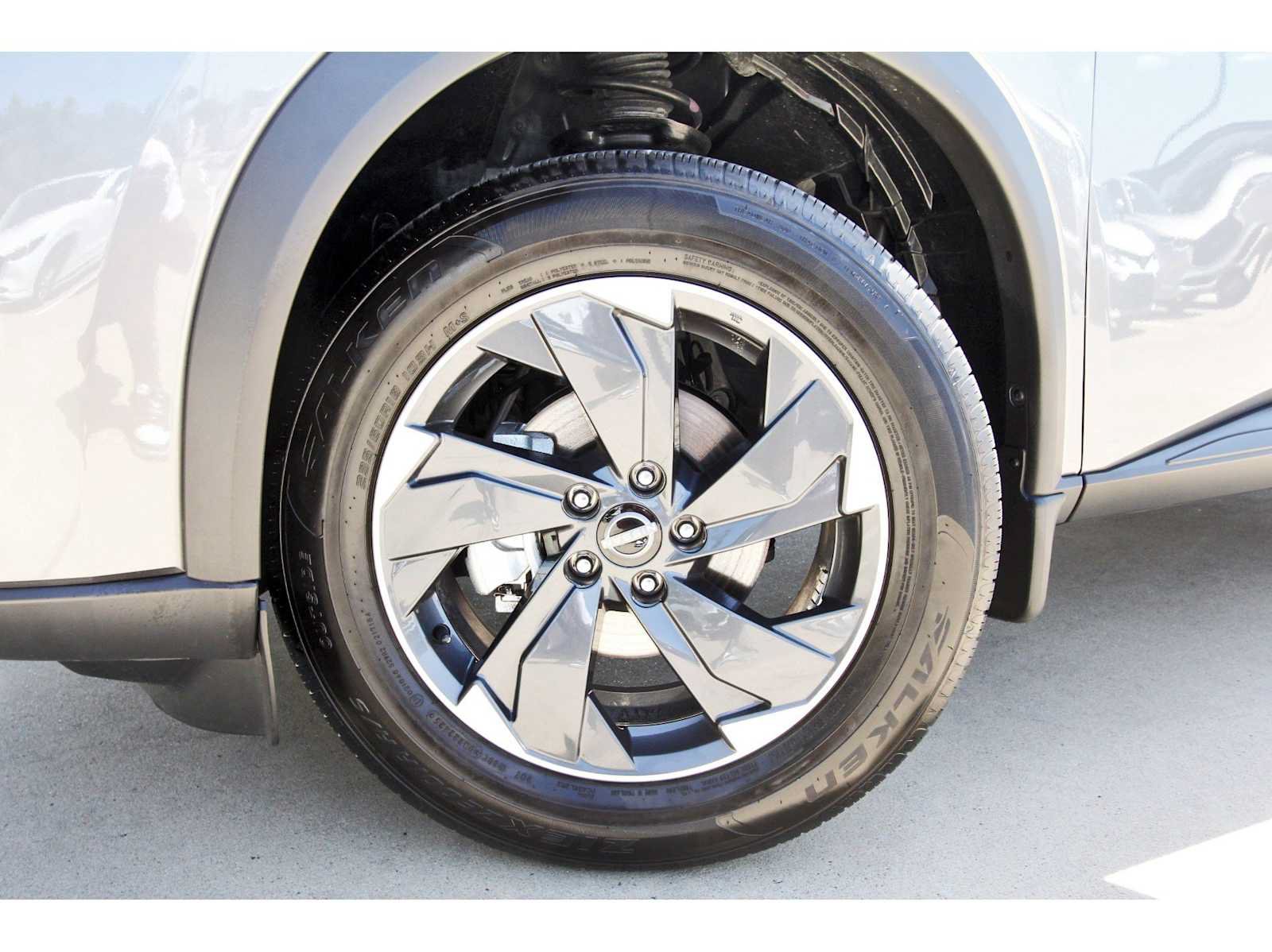 Used 2026 Nissan Rogue SV FWD image 28
