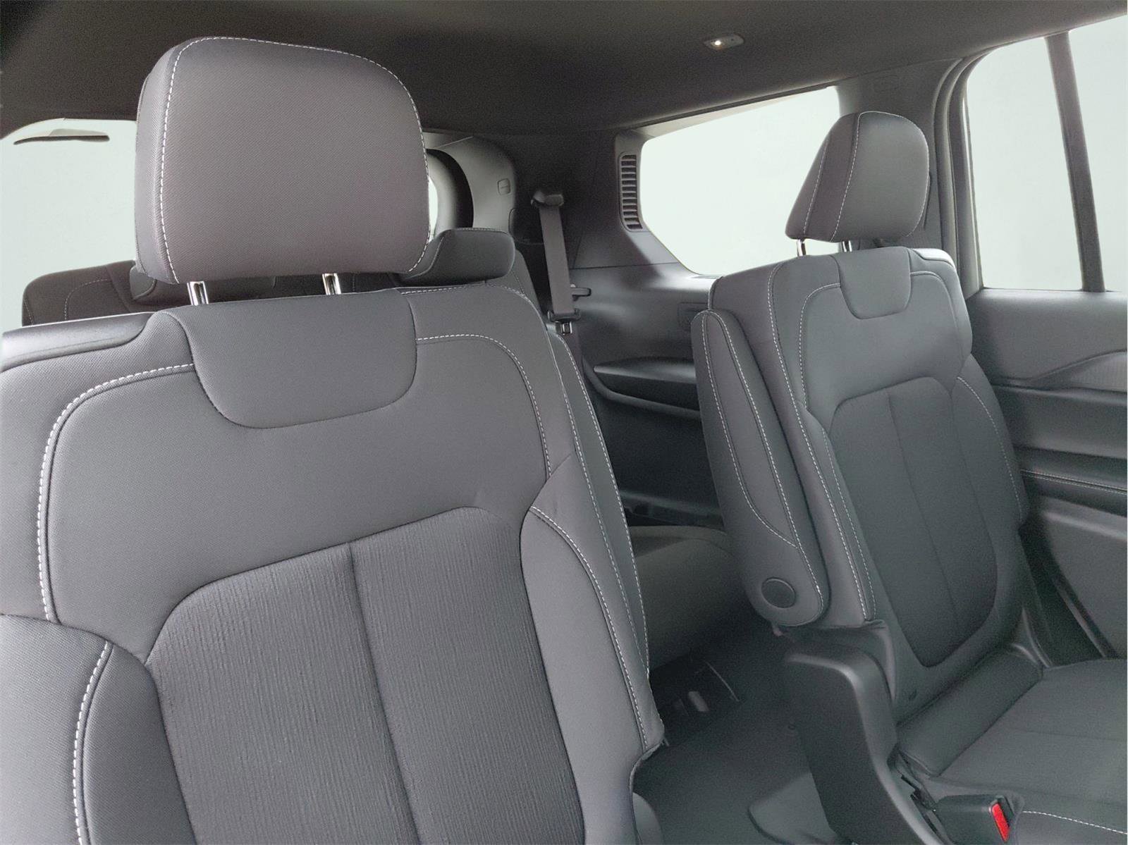 New 2025 Jeep Grand Cherokee L Laredo w/ Luxury Tech Group I AWD/4WD image 19