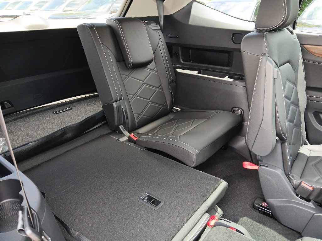New 2026 Volkswagen Atlas SE FWD image 24