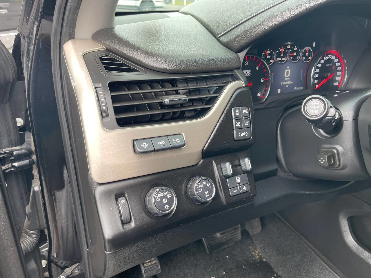 Used 2015 GMC Yukon XL Denali w/ Premium Package image 19