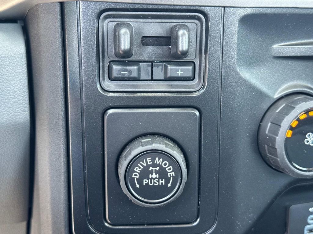 New 2025 Ford F350 XL w/ XL Chrome Package image 15