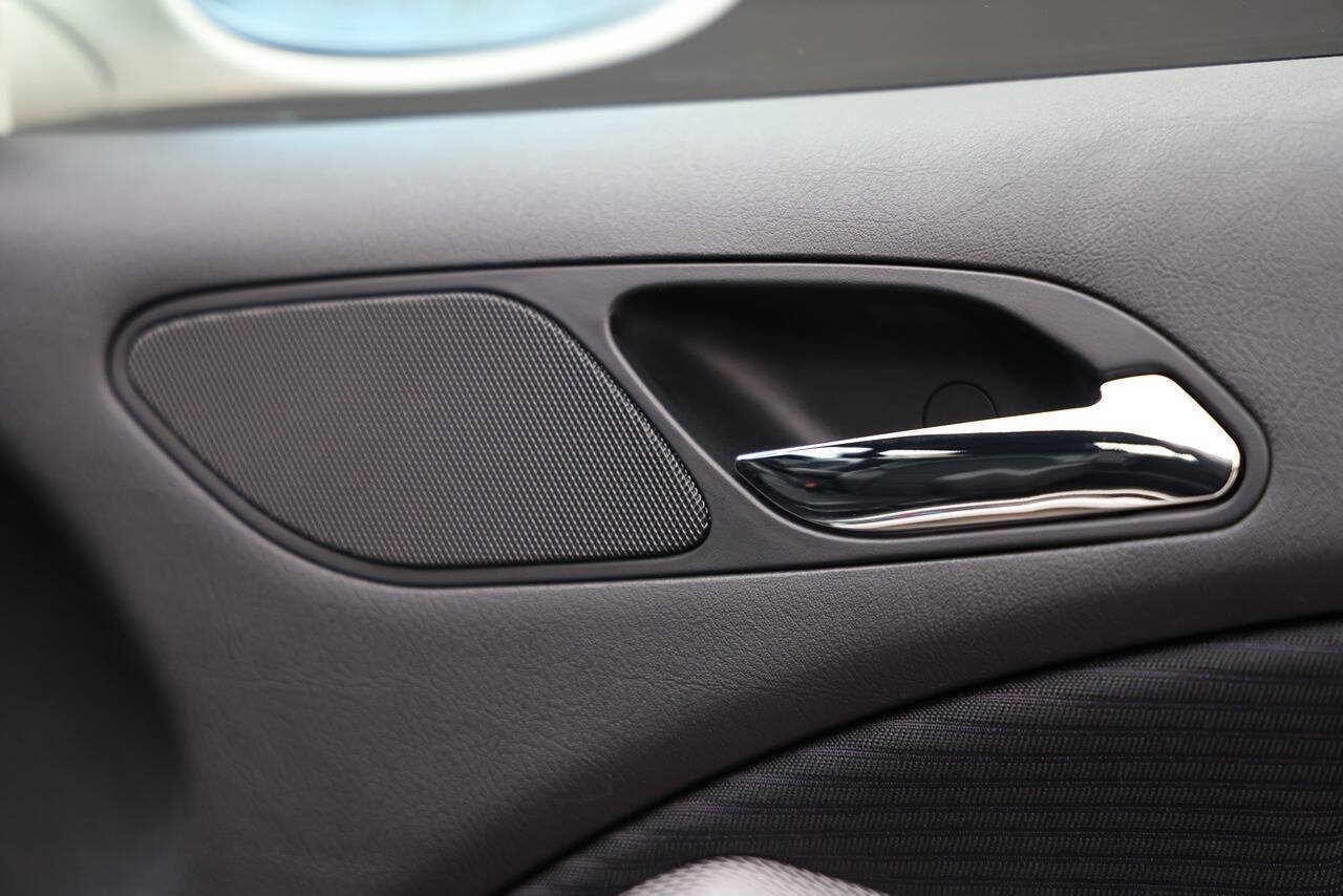 Used 2005 BMW M3 Coupe RWD image 64