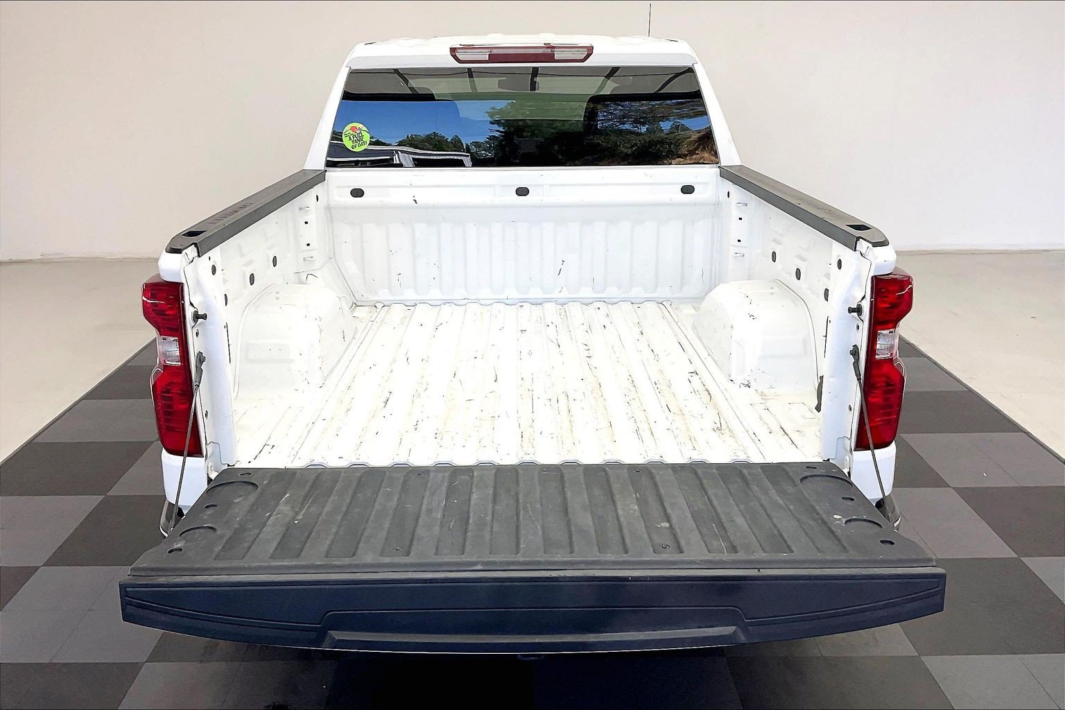 Used 2025 Chevrolet Silverado 1500 LT AWD/4WD image 27