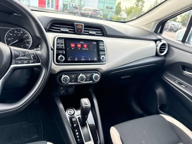 Used 2022 Nissan Versa SV FWD image 22