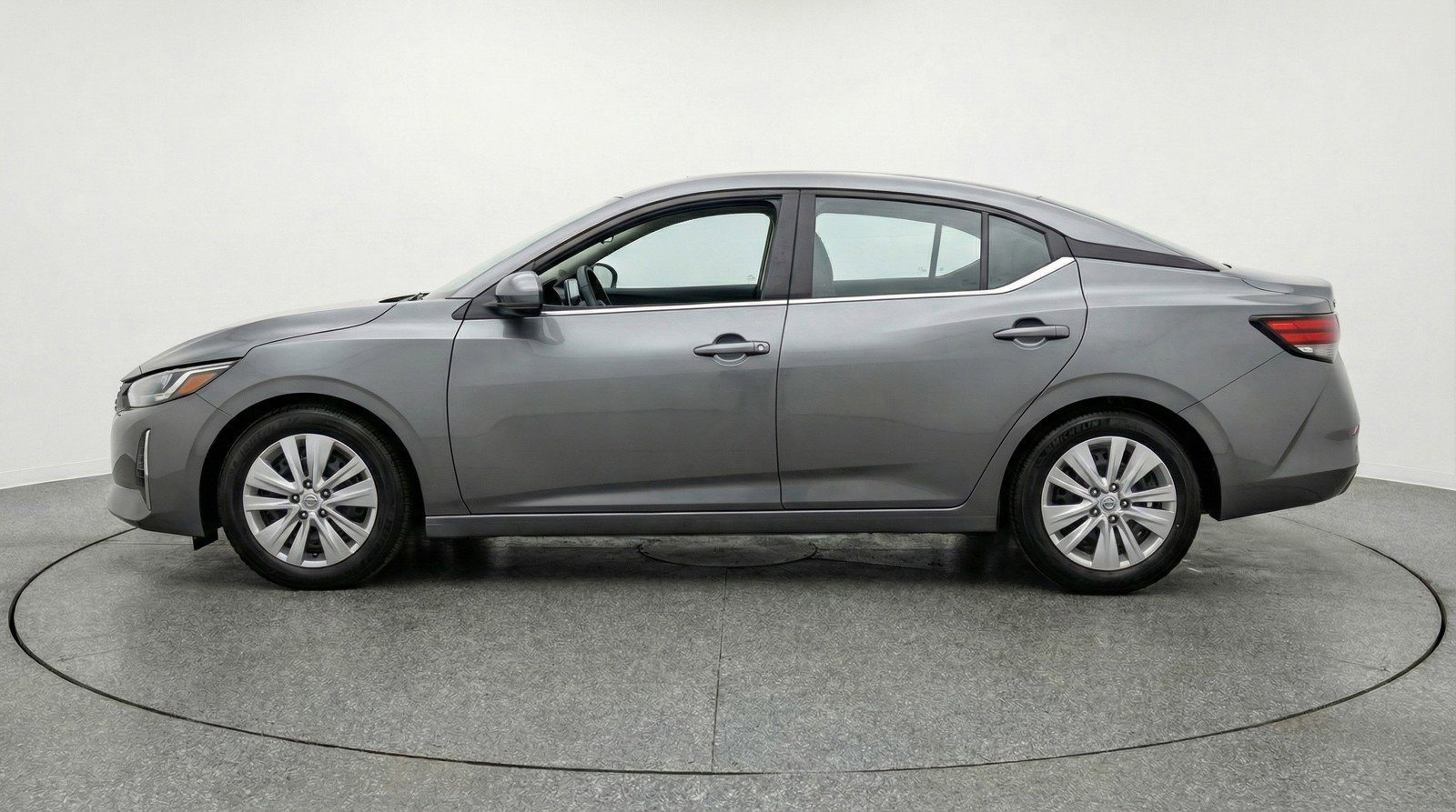 Used 2025 Nissan Sentra S image 5