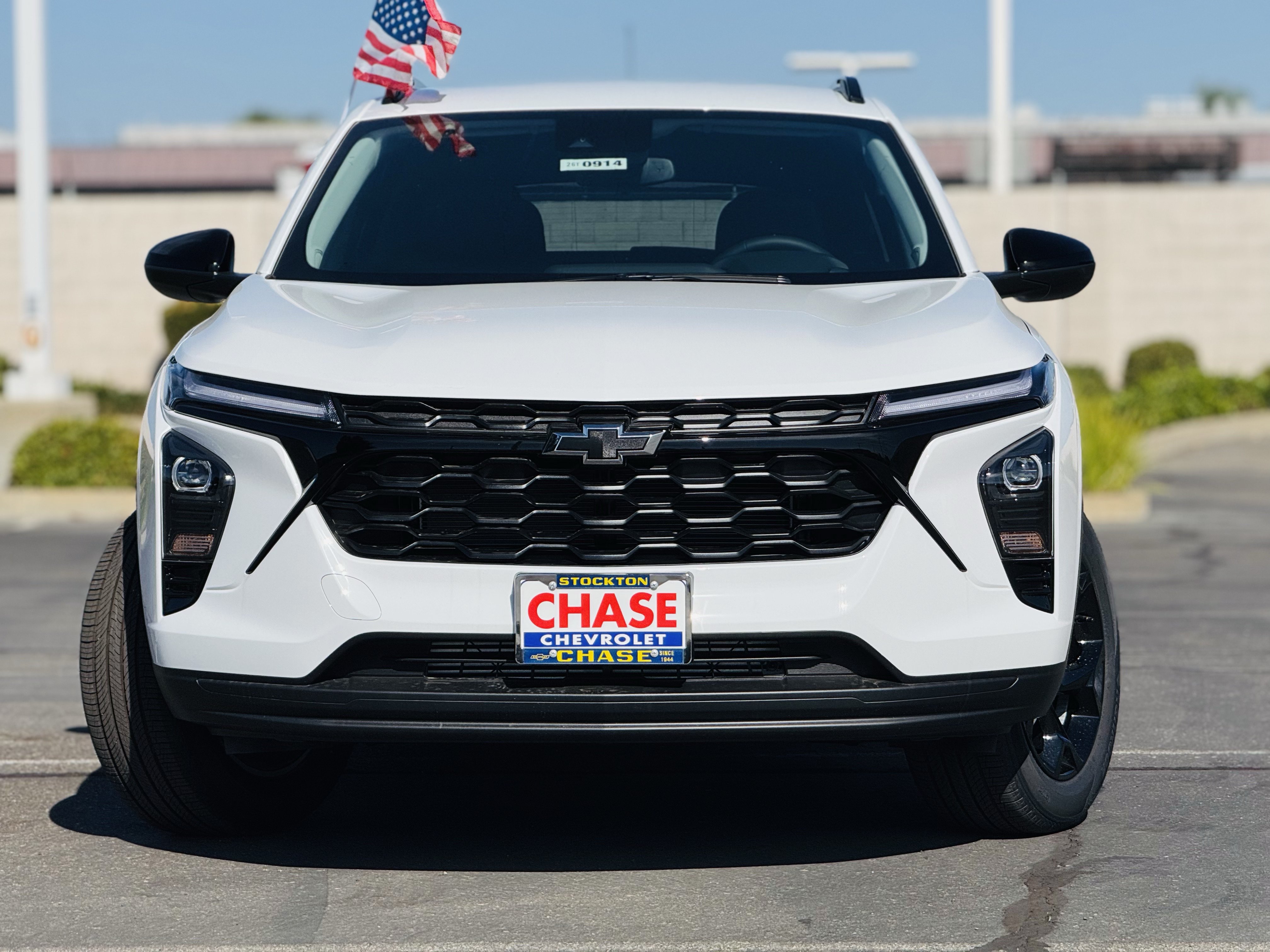 New 2026 Chevrolet Trax LT w/ Driver Confidence Package FWD image 2