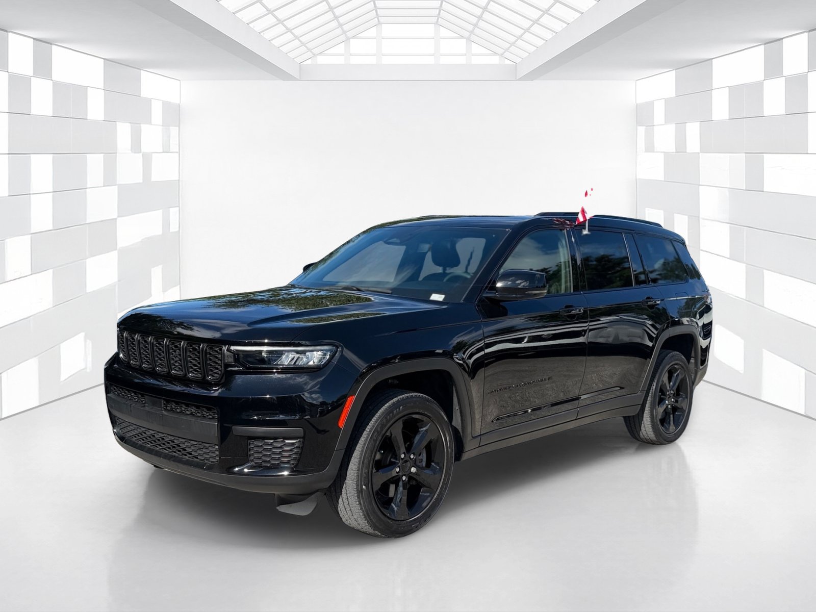 Used 2023 Jeep Grand Cherokee L Laredo RWD image 3