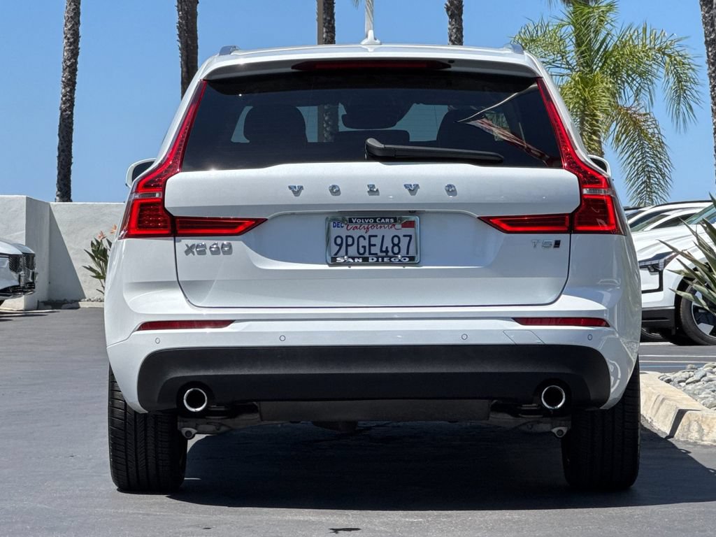 Used 2021 Volvo XC60 T5 Momentum w/ Premium Package AWD/4WD image 4