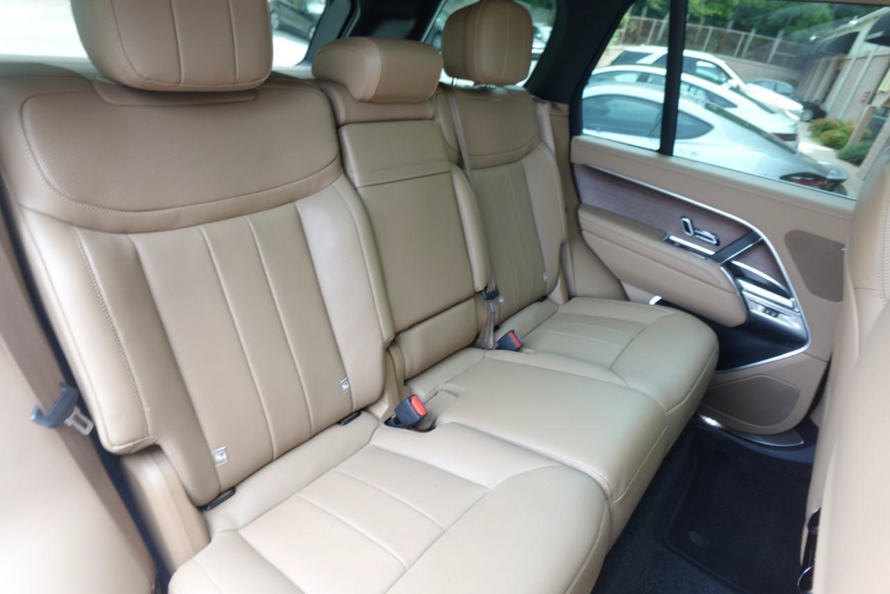Used 2023 Land Rover Range Rover SE AWD/4WD image 12