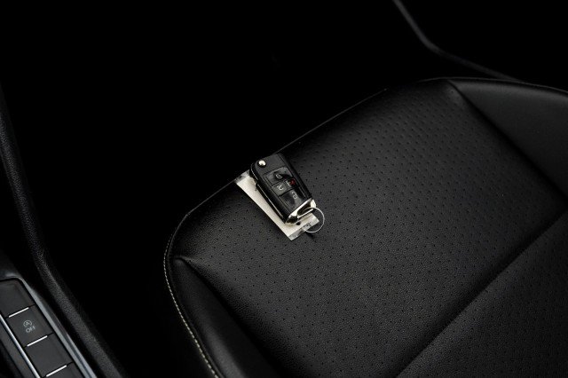 Used 2021 Volkswagen Tiguan SE R-Line image 62