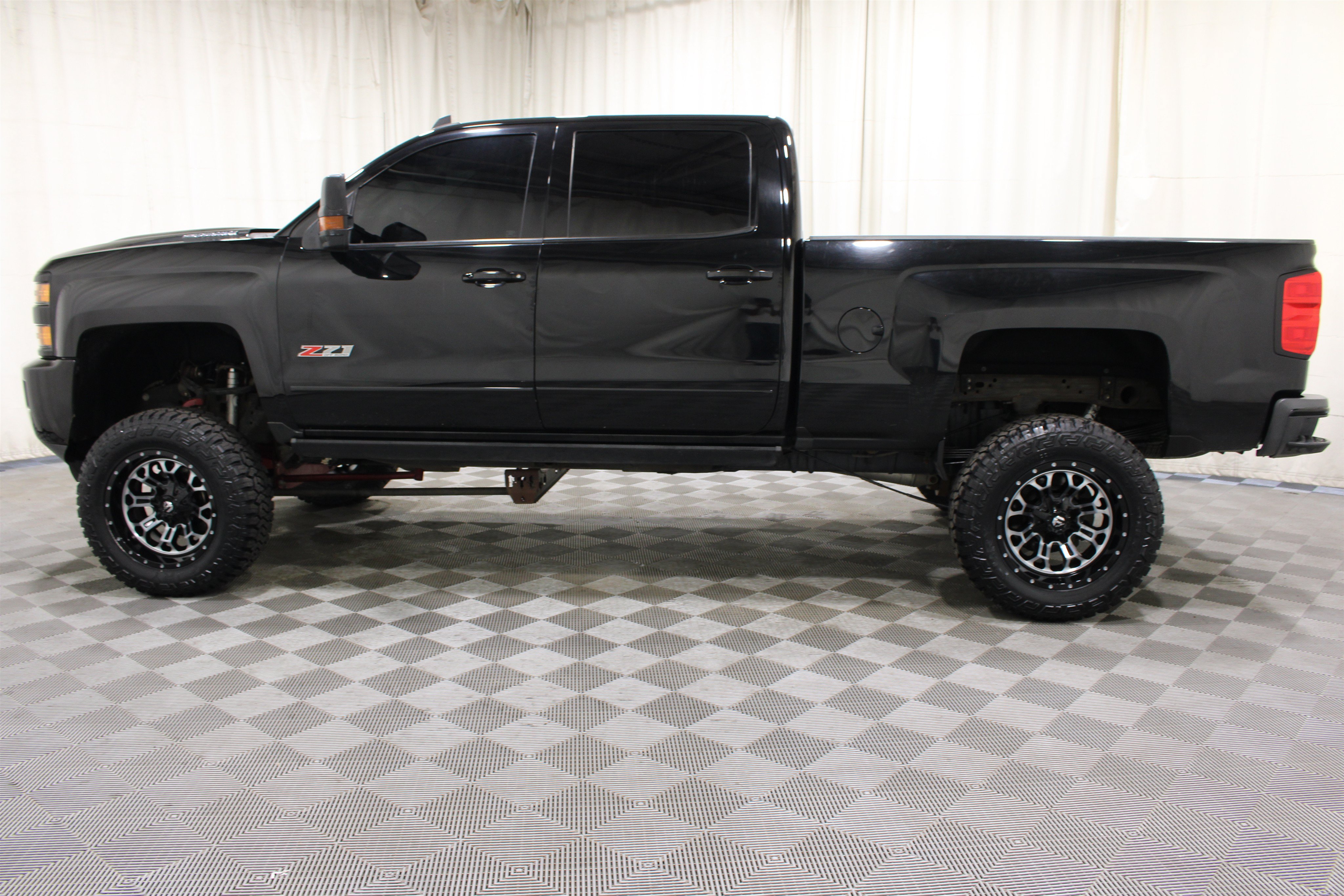 Used 2017 Chevrolet Silverado 2500 LTZ w/ Duramax Plus Package AWD/4WD image 32