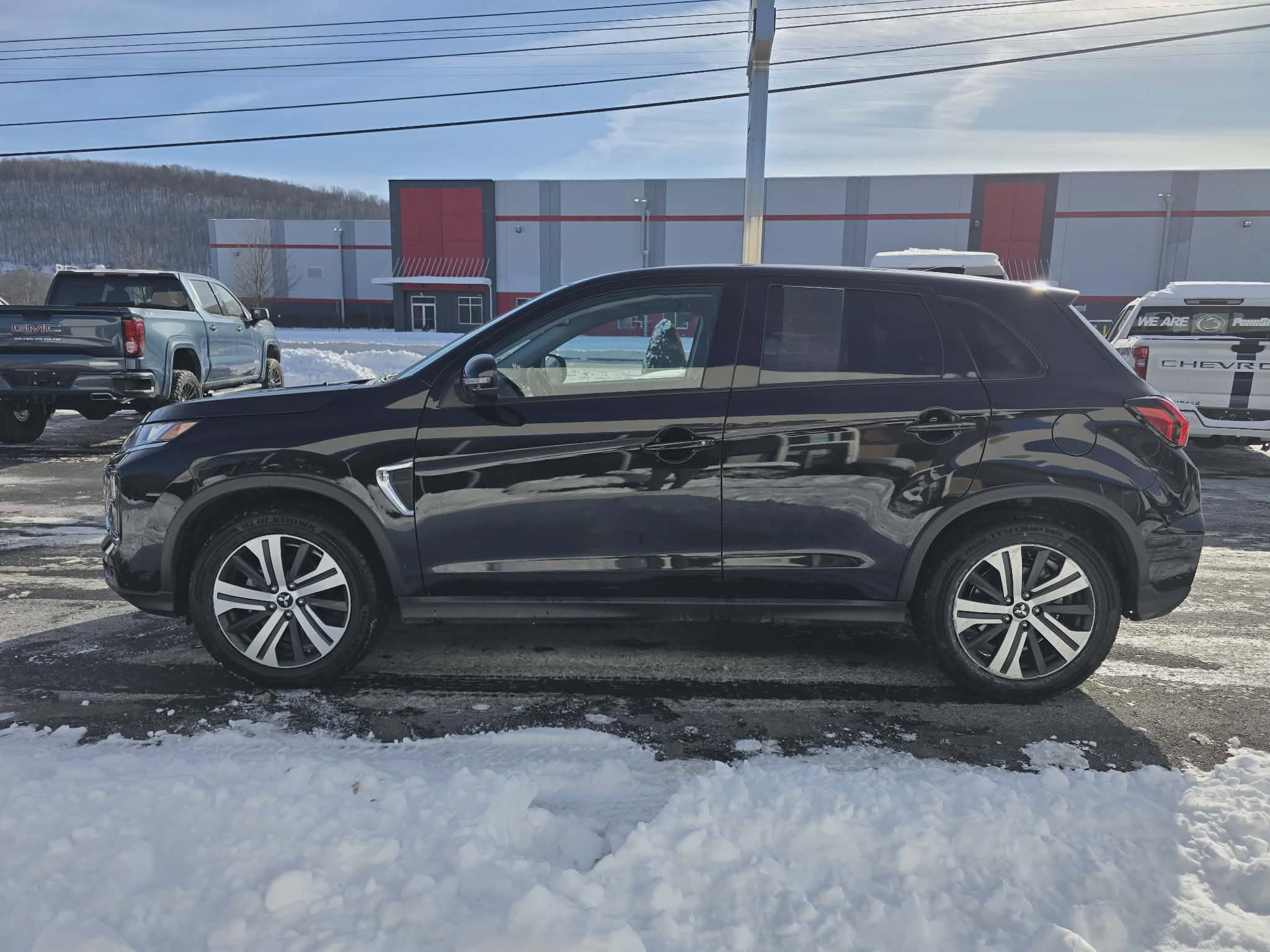 Used 2025 Mitsubishi Outlander Sport SE image 7