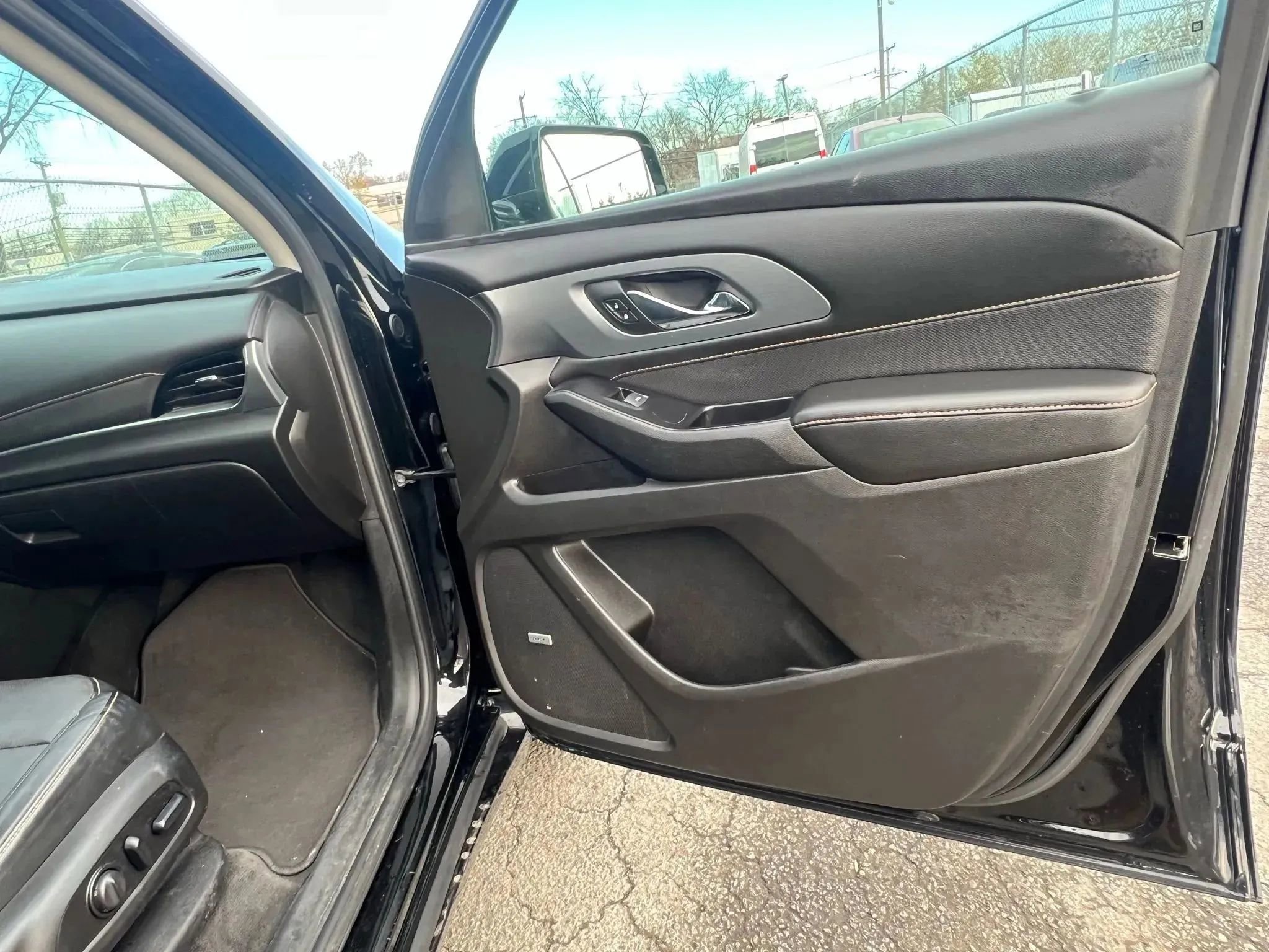 Used 2019 Chevrolet Traverse Premier AWD/4WD image 33