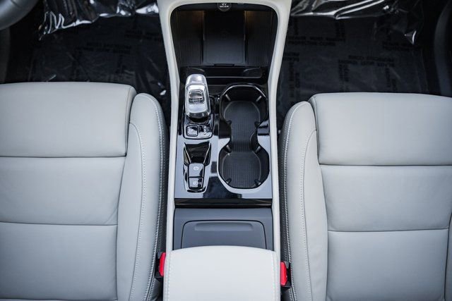 New 2026 Volvo XC40 B4 Plus w/ Protection Package Premier image 27