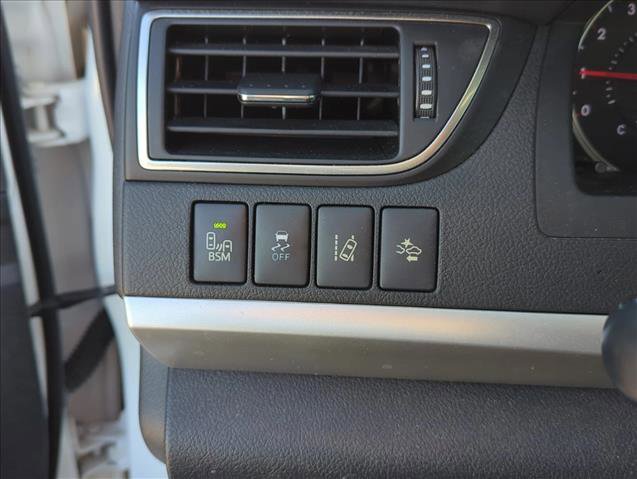 Used 2017 Toyota Camry XSE image 12