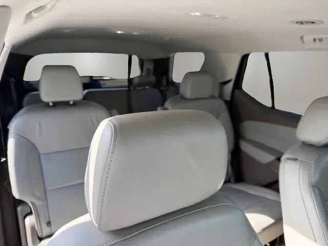 Used 2019 Chevrolet Traverse LT w/ LT Premium Package FWD image 14