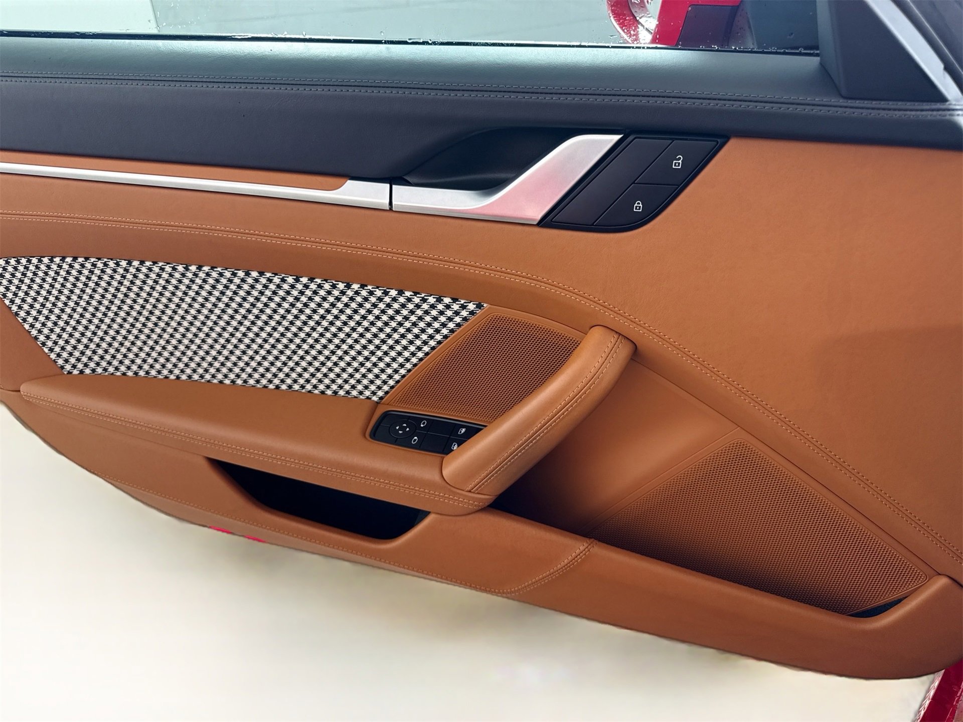 Used 2023 Porsche 911 Targa 4S image 16
