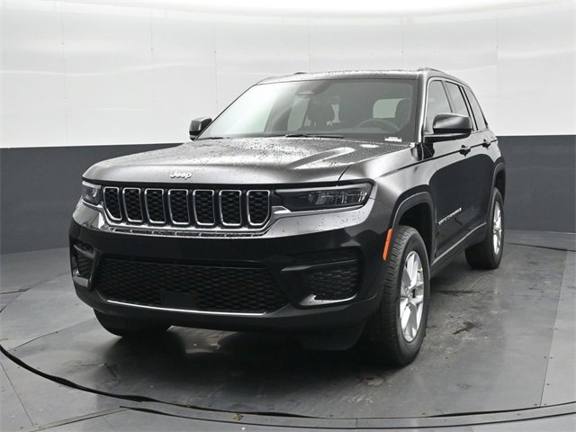 New 2025 Jeep Grand Cherokee Laredo image 8
