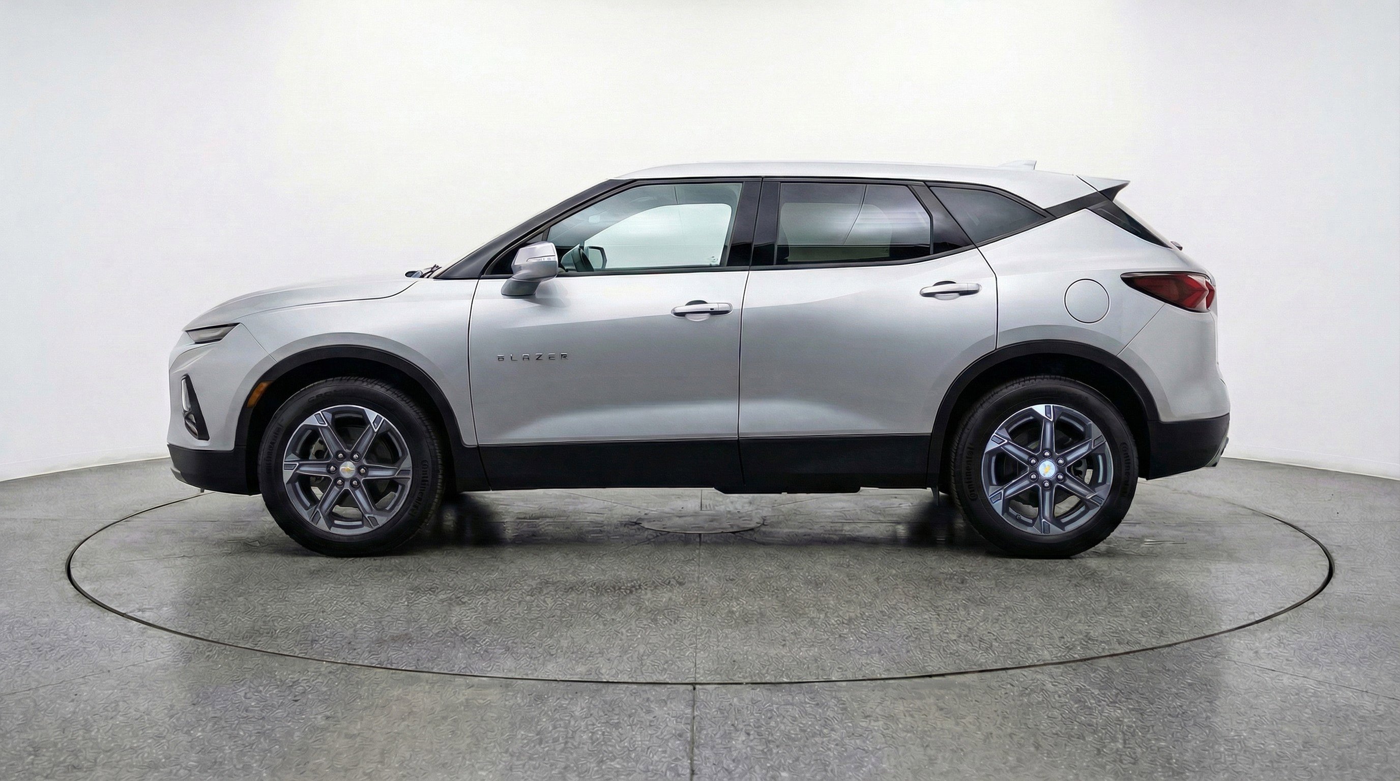 Used 2025 Chevrolet Blazer LT FWD image 5