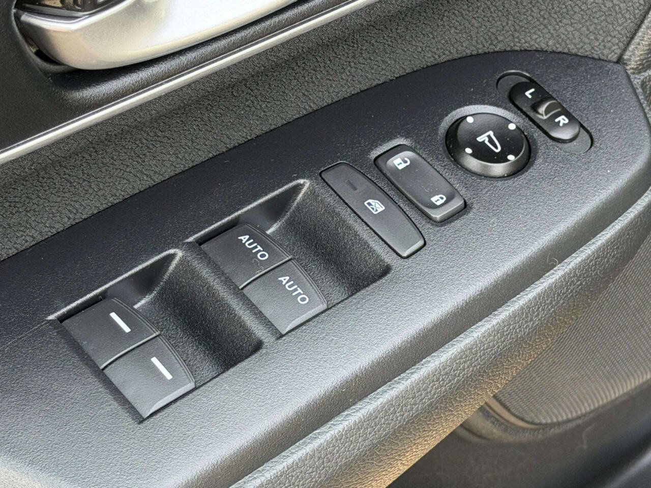 Used 2019 Honda CR-V EX image 14