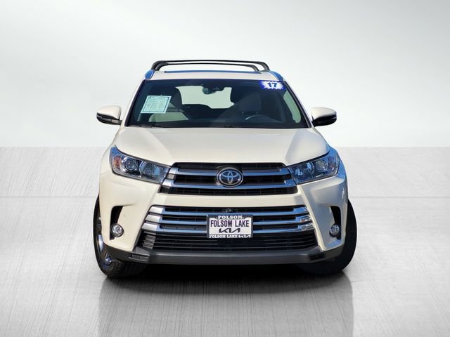 Used 2017 Toyota Highlander Limited Platinum AWD/4WD image 2
