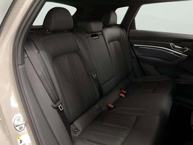 Used 2022 Audi e-tron Premium Plus w/ Premium Plus Package image 89