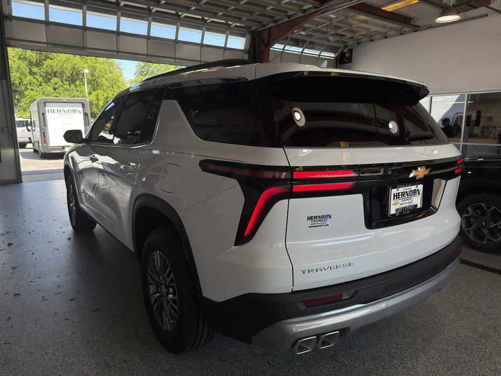 New 2026 Chevrolet Traverse LT w/ LPO, Floor Liner Package FWD image 6