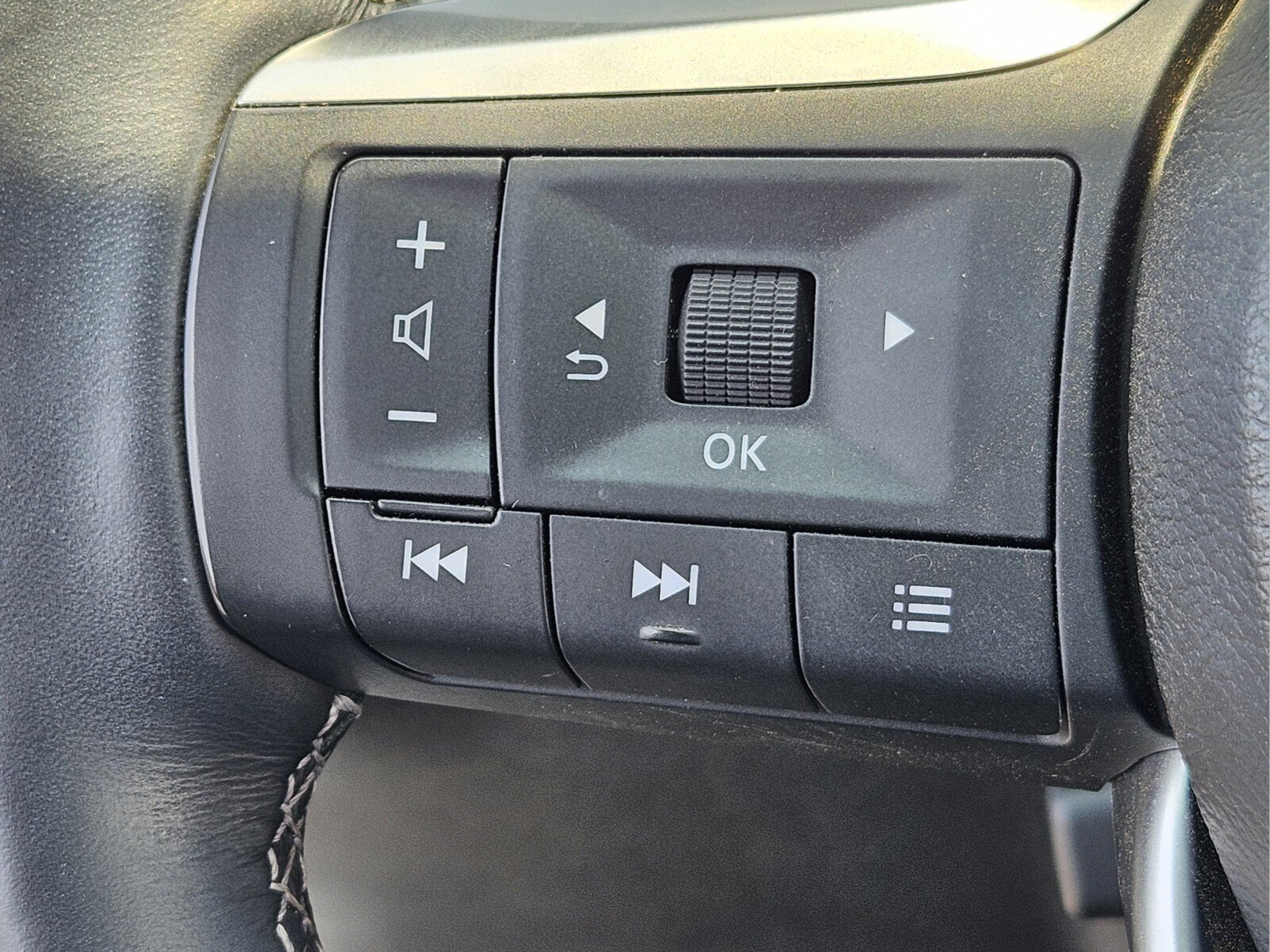 Used 2023 INFINITI QX60 Sensory w/ Vision Package AWD/4WD image 25