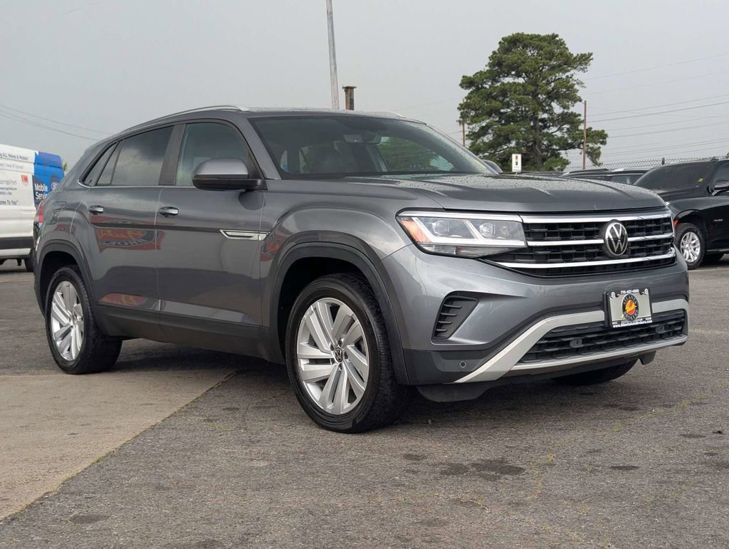 Used 2021 Volkswagen Atlas Cross Sport SE w/ Panoramic Sunroof Package AWD/4WD image 3