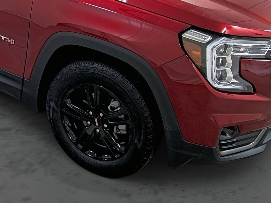 Used 2024 GMC Terrain AT4 AWD/4WD image 14