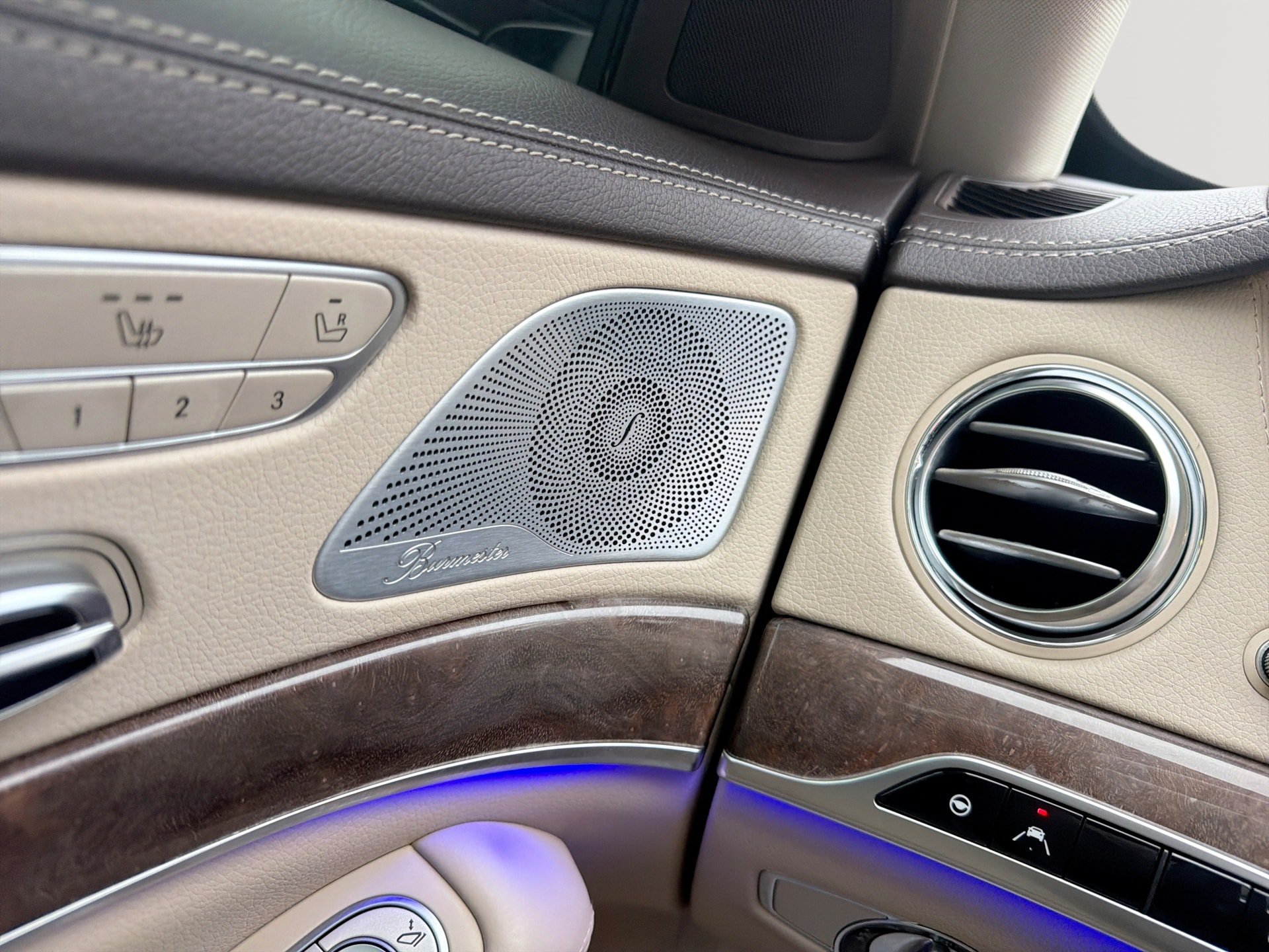 Used 2019 Mercedes-Benz S 560 Sedan image 31