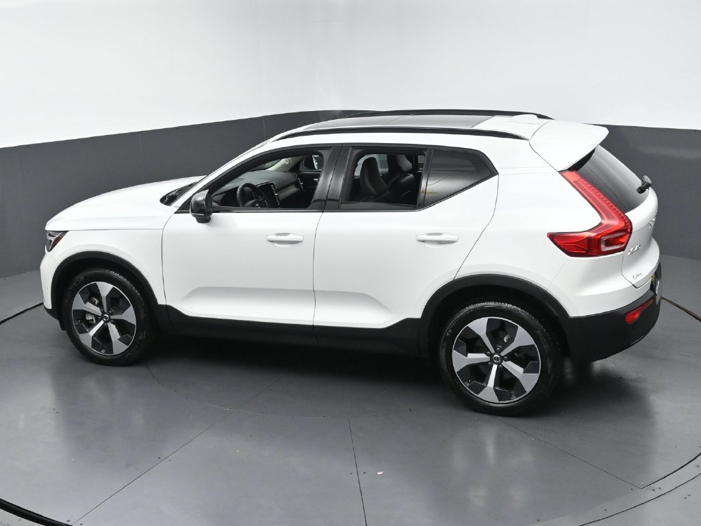 Used 2026 Volvo XC40 B5 Plus AWD/4WD image 48