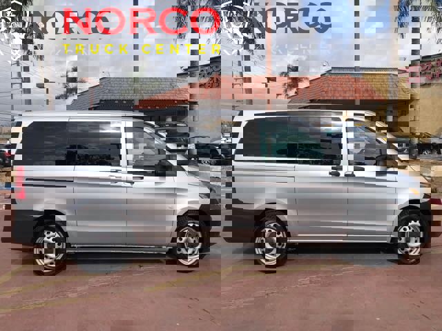 Used 2019 Mercedes-Benz Metris Passenger image 1
