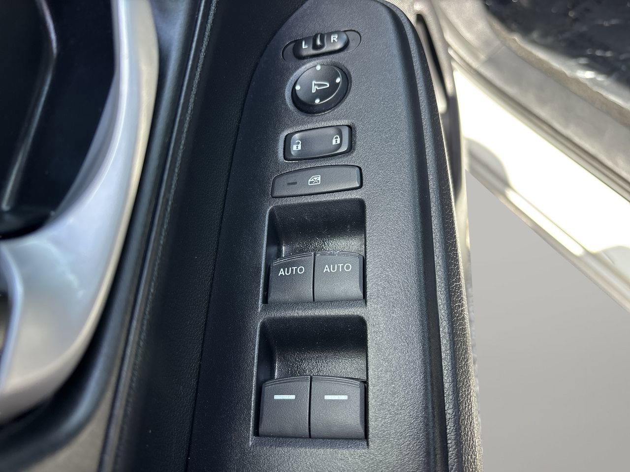 Used 2021 Honda CR-V Special Edition image 17