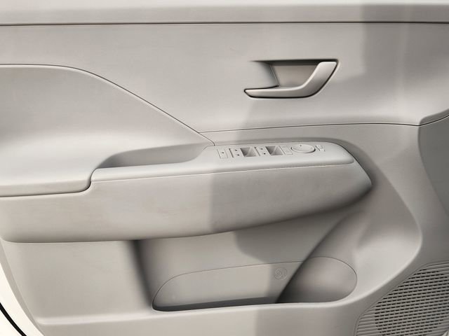 Used 2025 Hyundai Kona SEL image 22