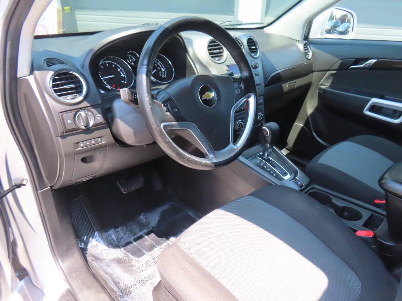 Used 2014 Chevrolet Captiva Sport LT FWD image 9