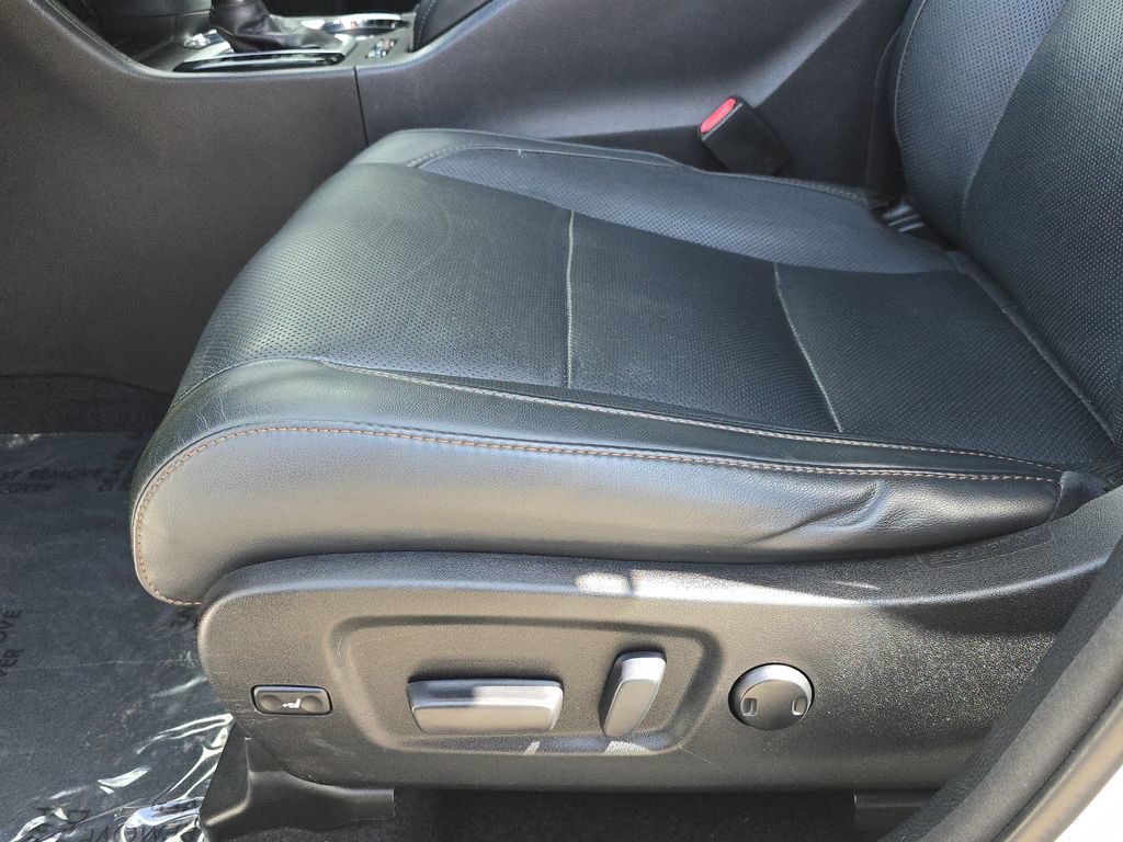 Used 2016 Toyota Highlander Limited w/ Preferred Accessory Package FWD image 21