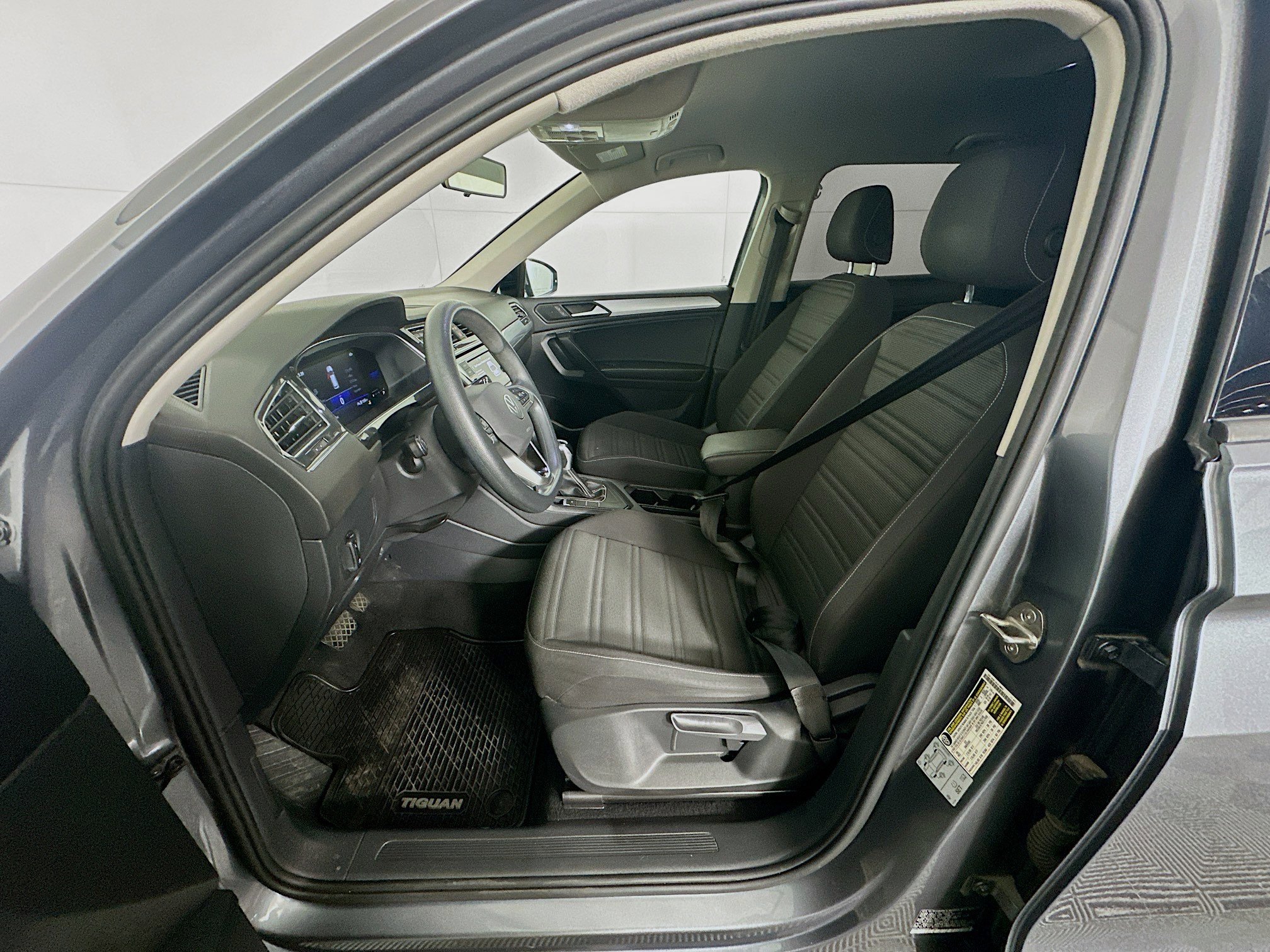 Used 2022 Volkswagen Tiguan S image 13