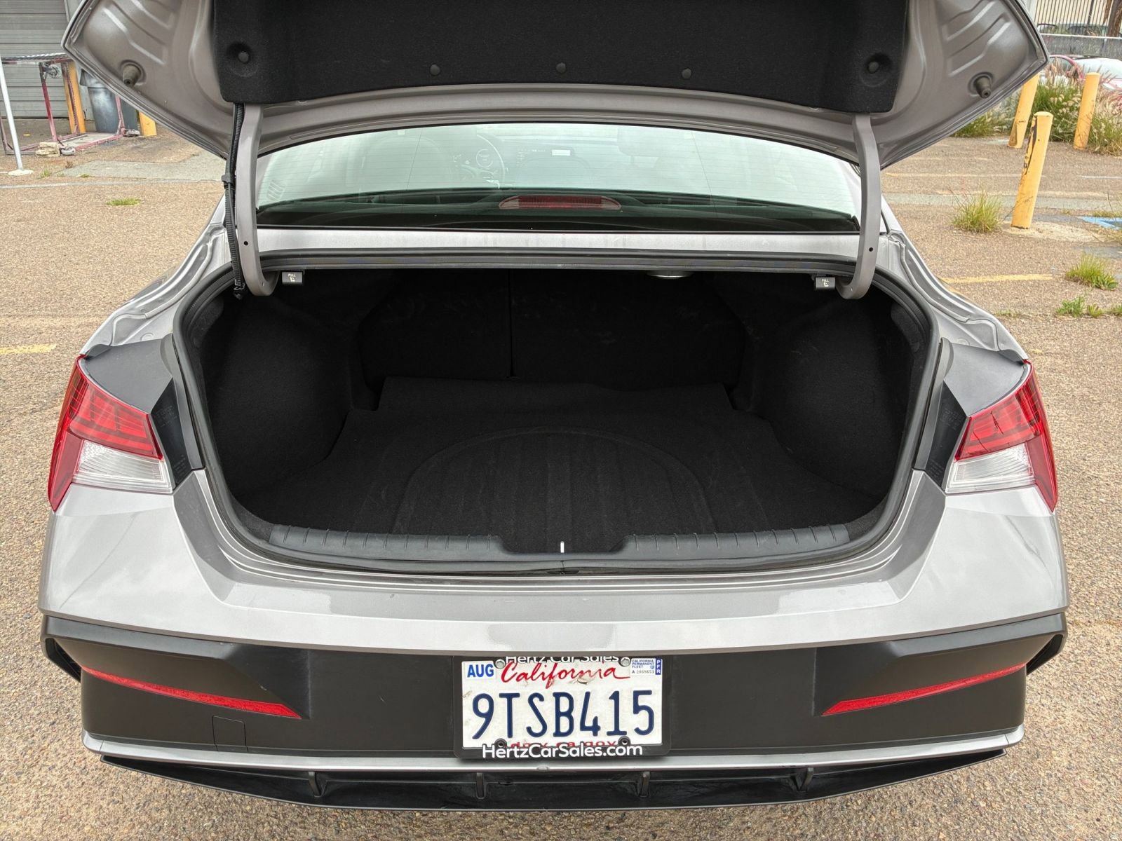 Used 2025 Hyundai Elantra Limited image 33