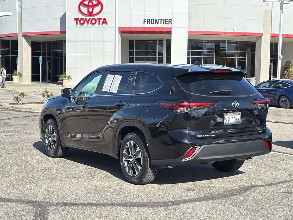 Certified 2025 Toyota Highlander XLE image 5