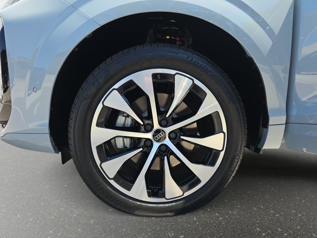 New 2026 Audi Q3 quattro 2.0T AWD/4WD image 33
