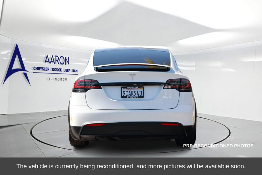 Used 2022 Tesla Model X image 3