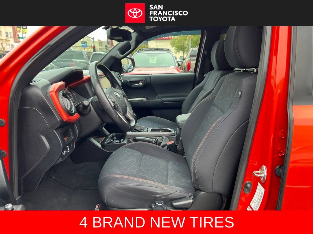 Used 2016 Toyota Tacoma TRD Off-Road AWD/4WD image 11