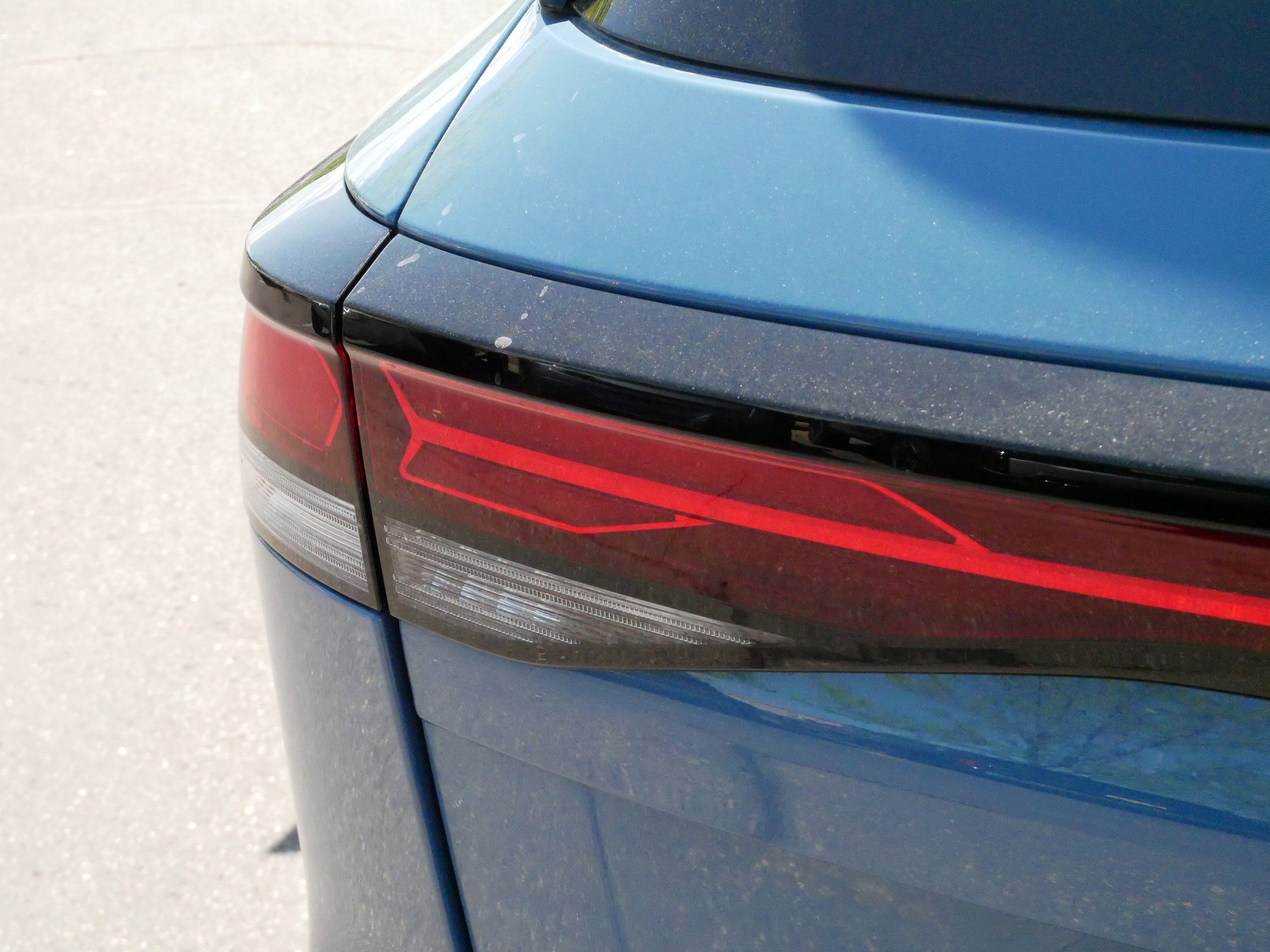 Certified 2025 Volkswagen Tiguan SE R-Line AWD/4WD image 17