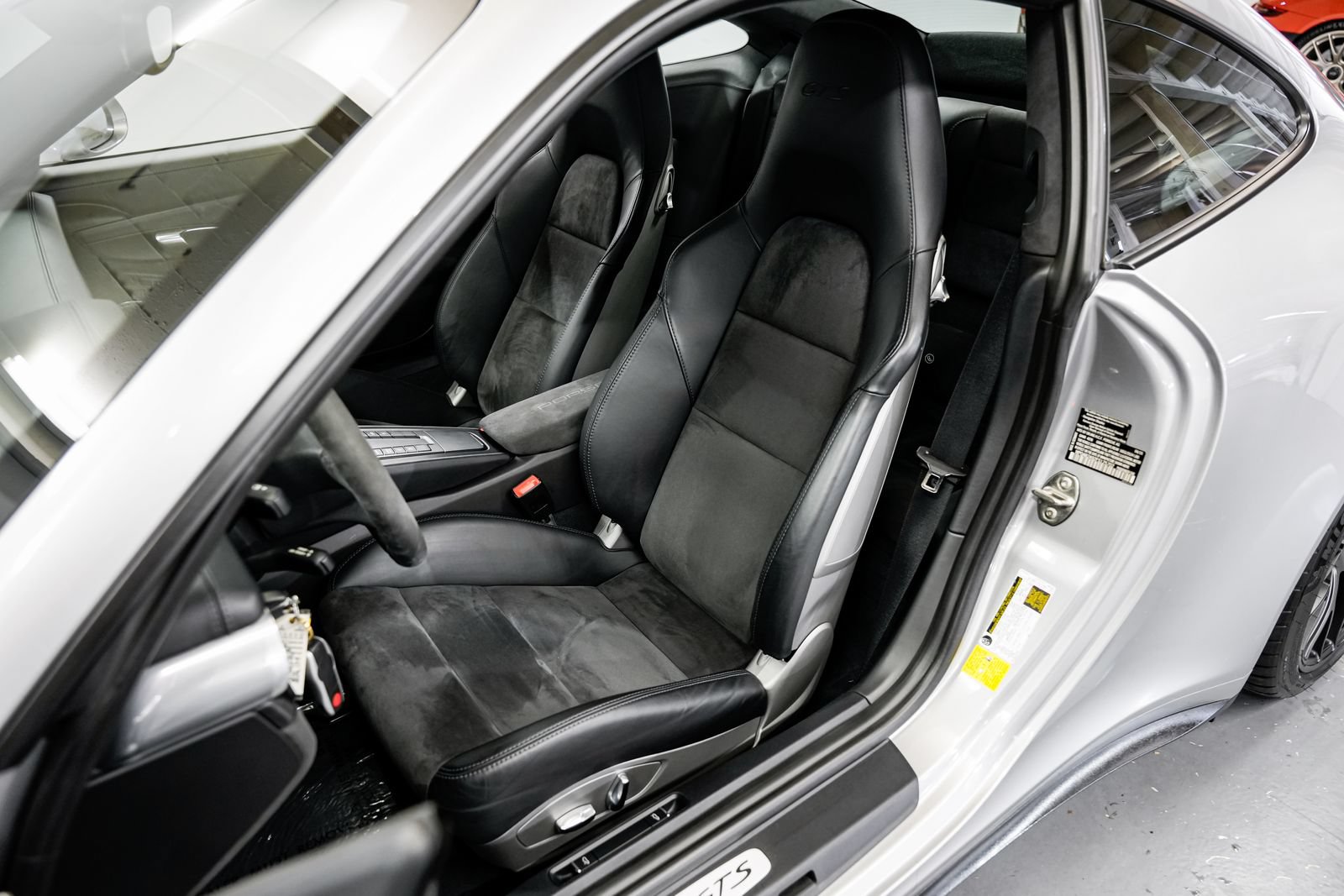 Used 2015 Porsche 911 Carrera GTS RWD image 20