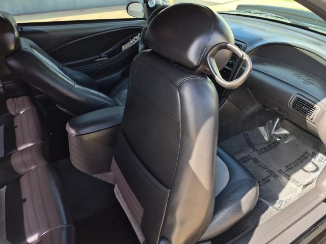 Used 2001 Ford Mustang Cobra RWD image 18