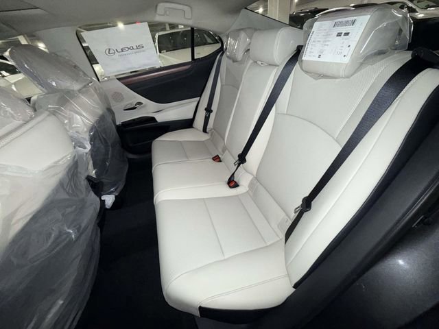 New 2025 Lexus ES 350 w/ Premium Package image 13