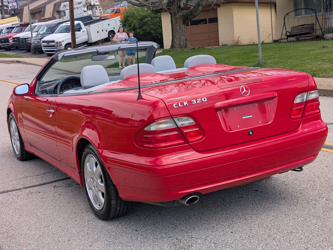 Used 2002 Mercedes-Benz CLK 320 Cabriolet image 8