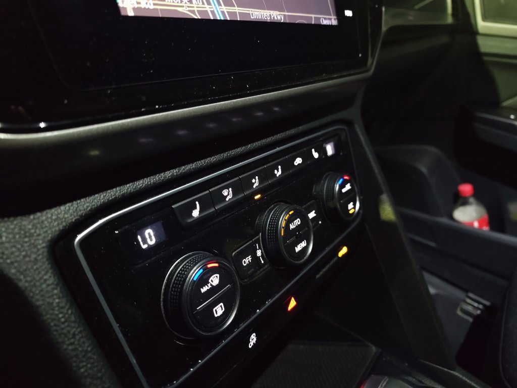 Used 2020 Volkswagen Atlas Cross Sport SEL R-Line AWD/4WD image 10