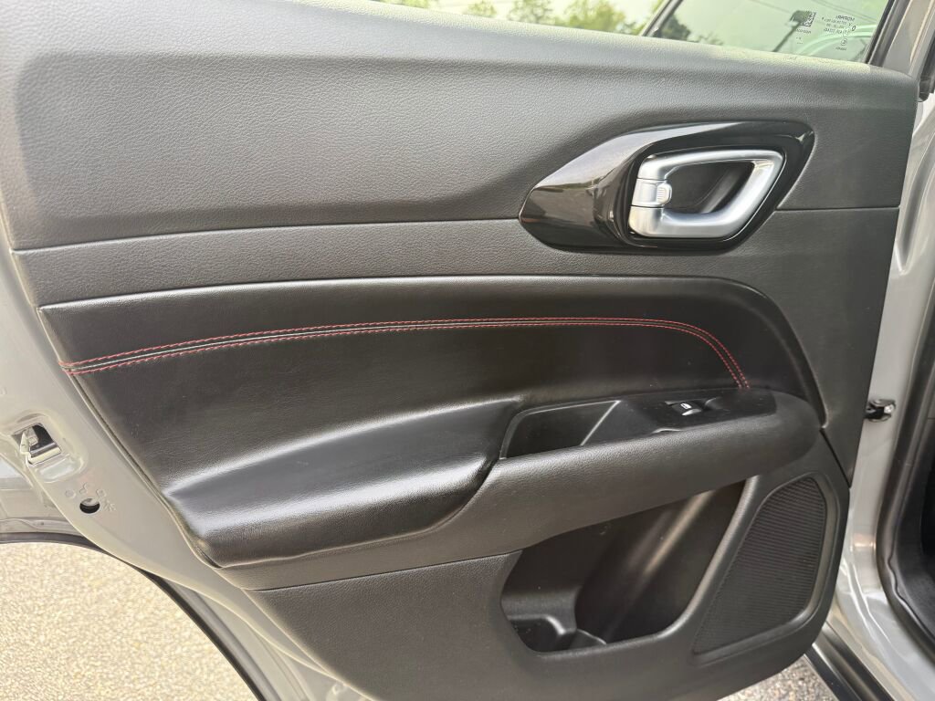 Used 2022 Jeep Compass Trailhawk w/ Trailhawk Elite Group image 22